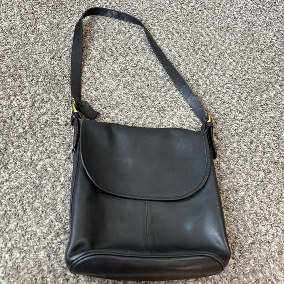 Coach Handbags - Vintage COACH WHITNEY Black Leather Crossbody Bag Carryall Flap Purse 4115
